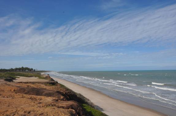 Praia e falésias entre as praias da Campina e do Outeiro - PB